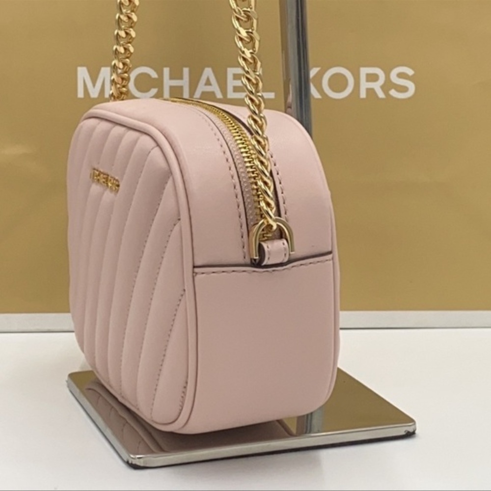 MICHAEL KORS ROSE SM OVAL CAMERA XBODY POWDER BLS